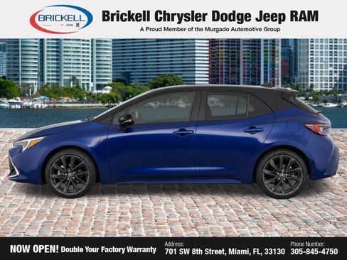 Used 2025 Toyota Corolla XSE FWD image 6