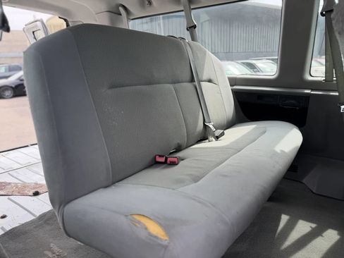Used 2009 Ford E-350 and Econoline 350 XLT RWD image 16