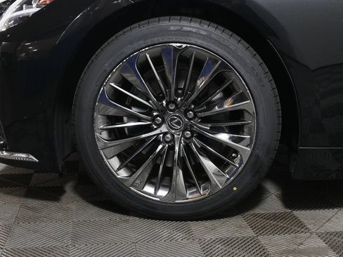 Used 2021 Lexus LS 500 AWD w/ Luxury Package image 12