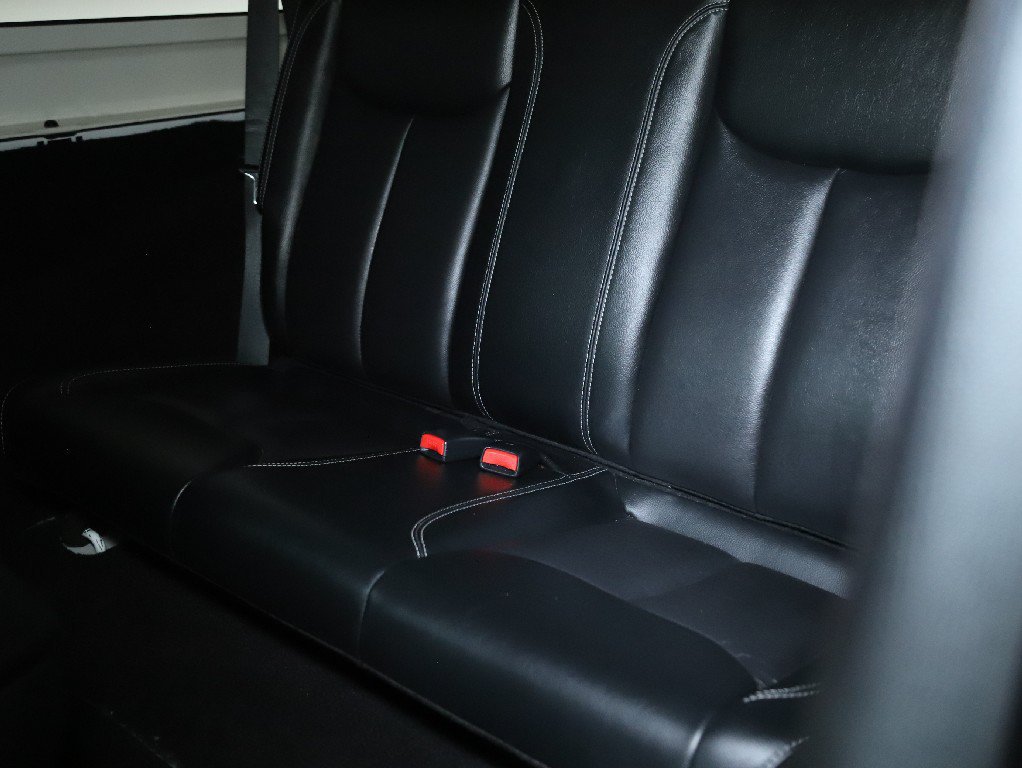 Used 2017 Jeep Wrangler Rubicon w/ Connectivity Group AWD/4WD image 13