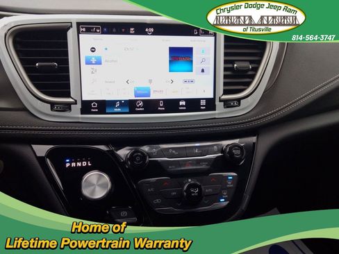 New 2026 Chrysler Pacifica Select image 20