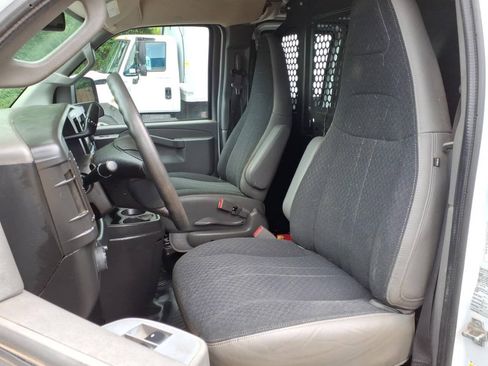 Used 2020 GMC Savana 2500 w/ Driver Convenience Package RWD image 4