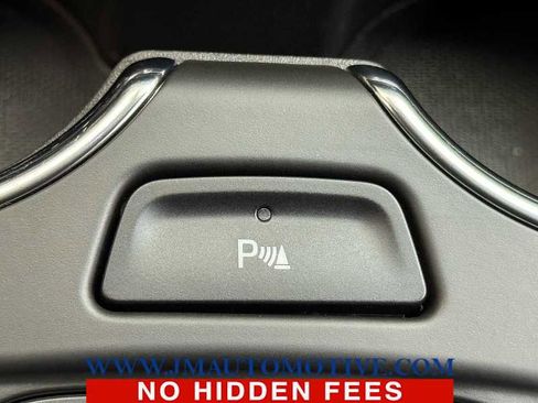 Used 2022 GMC Terrain SLT w/ Tech Package image 33