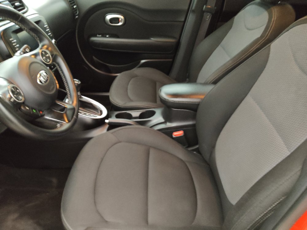 Used 2019 Kia Soul + FWD image 17