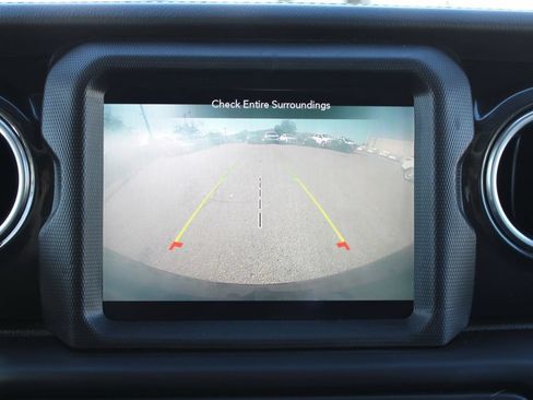 Used 2021 Jeep Wrangler Unlimited Sahara AWD/4WD image 20
