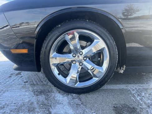 Used 2014 Dodge Challenger R/T image 12