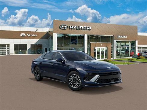 New 2025 Hyundai Sonata Limited FWD image 2