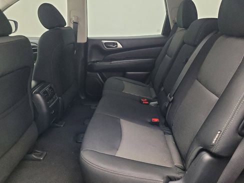 Used 2020 Nissan Pathfinder S image 18