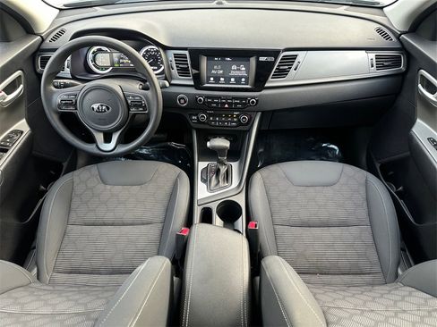 Used 2018 Kia Niro LX image 11