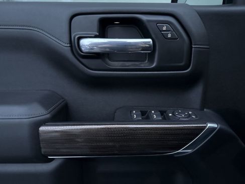 Used 2021 Chevrolet Silverado 1500 RST image 15