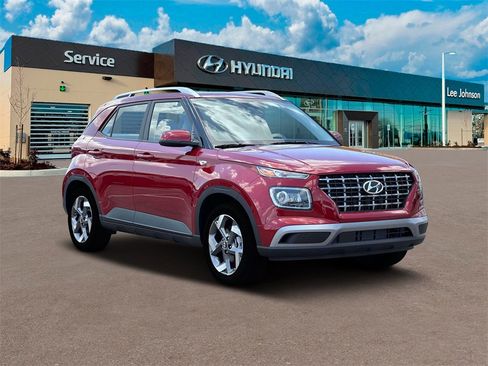 New 2025 Hyundai Venue Limited image 11