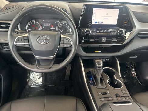 Certified 2023 Toyota Highlander XLE AWD/4WD image 18