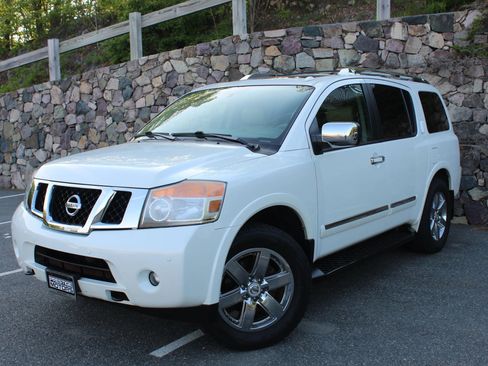 Used 2014 Nissan Armada Platinum image 2