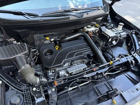 Used 2024 GMC Terrain SLT image 36