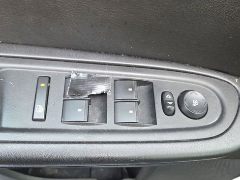 Used 2016 GMC Acadia SLE image 22