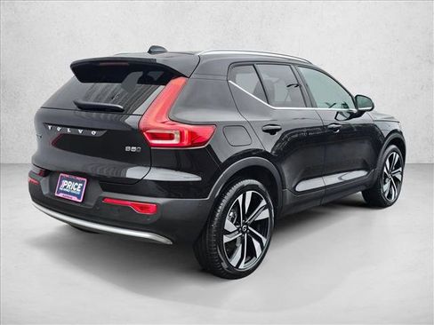 Used 2025 Volvo XC40 B5 Plus AWD/4WD image 5