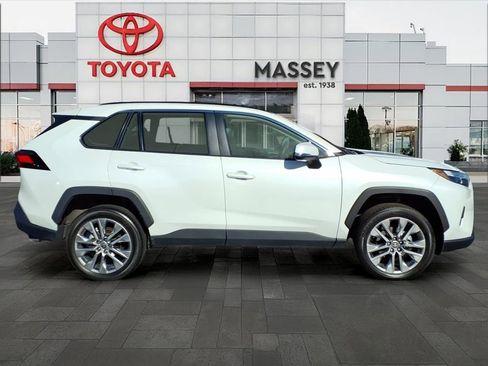 Used 2023 Toyota RAV4 XLE Premium image 2