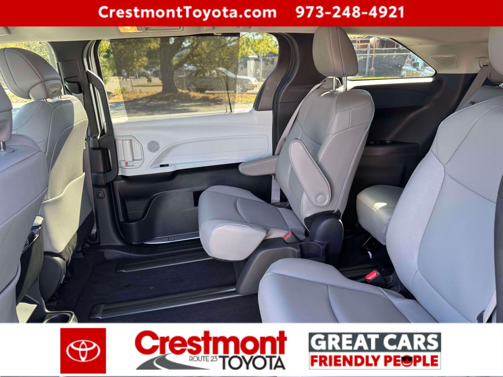 Used 2025 Toyota Sienna XLE w/ XLE Plus Package AWD/4WD image 9