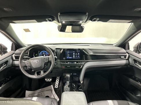 Used 2025 Toyota Camry SE w/ Convenience Package AWD/4WD image 18