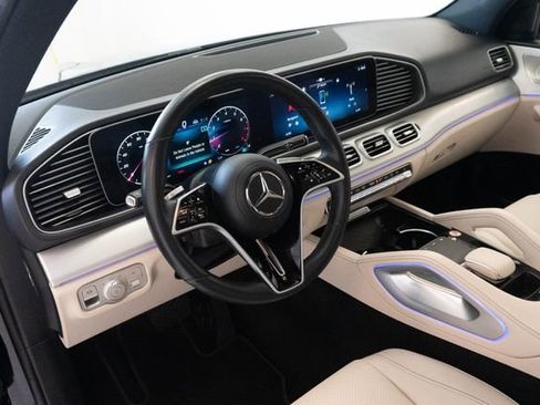 Used 2025 Mercedes-Benz GLE 350 4MATIC image 3