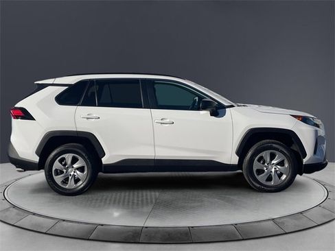 Used 2021 Toyota RAV4 LE image 6