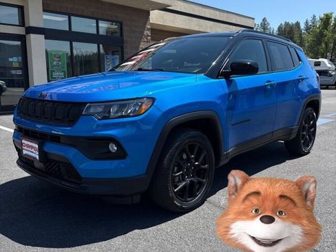 Used 2022 Jeep Compass Latitude AWD/4WD image 1