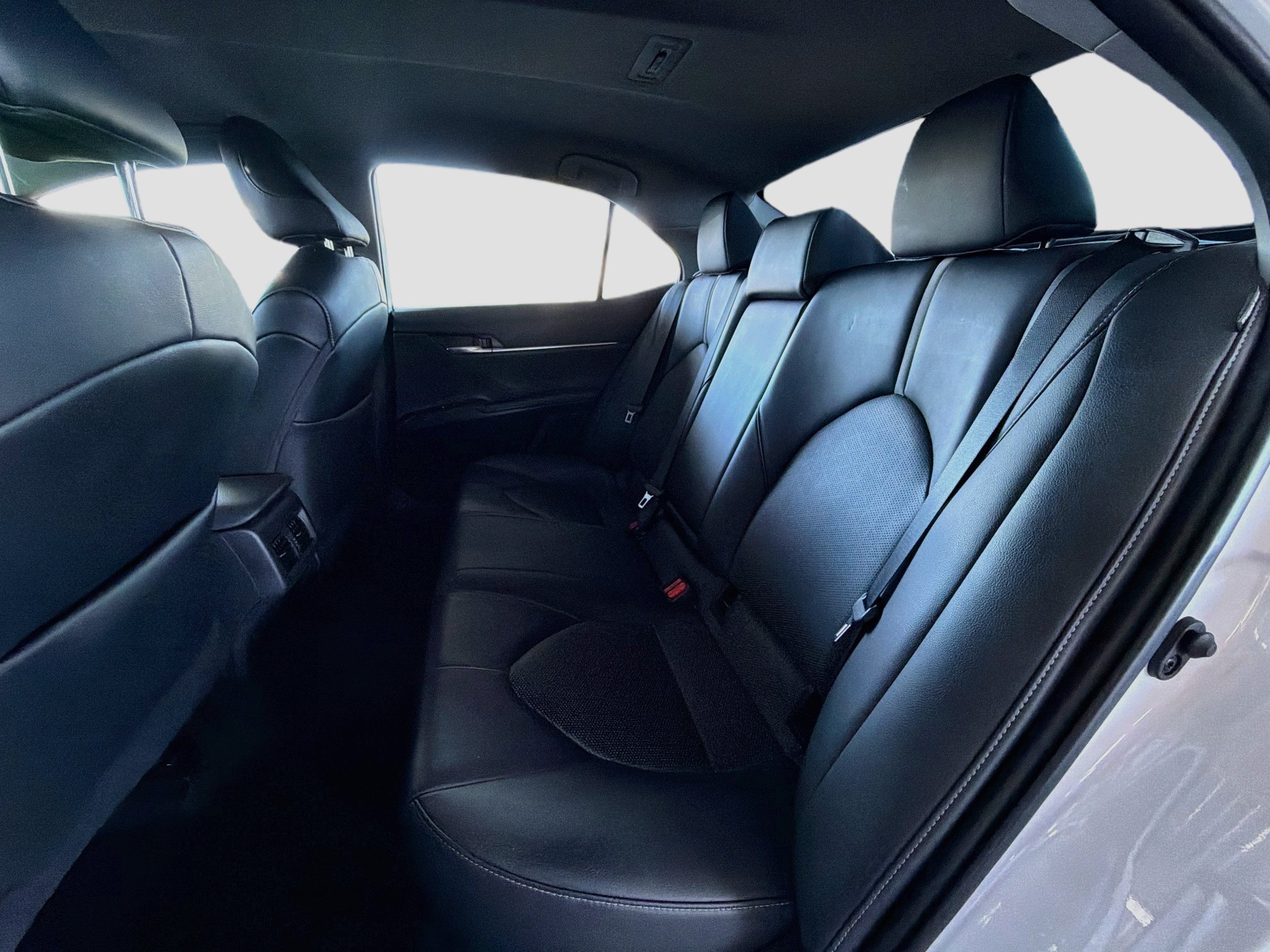Used 2020 Toyota Camry XSE FWD image 27