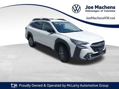Used 2023 Subaru Outback Premium AWD/4WD image 1