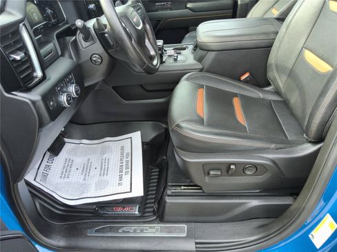 Used 2023 GMC Sierra 1500 AT4 w/ AT4 Premium Package AWD/4WD image 18