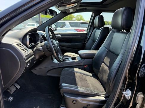 Used 2020 Jeep Grand Cherokee Altitude AWD/4WD image 13