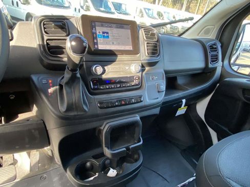 Used 2025 RAM ProMaster 2500 w/ Convenience Group image 19