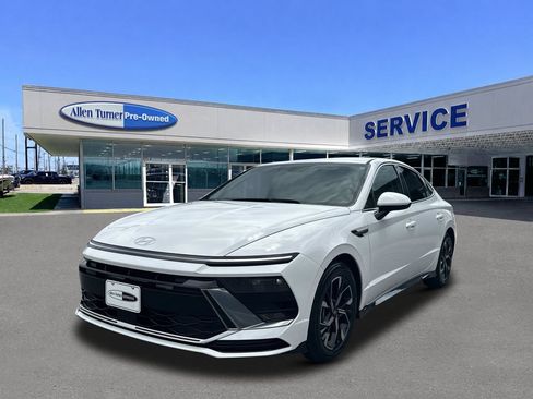 Used 2024 Hyundai Sonata SEL FWD image 3