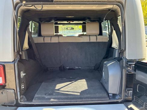 Used 2010 Jeep Wrangler Unlimited Sahara w/ Trailer Tow Group AWD/4WD image 9