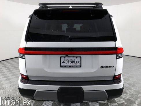 Used 2024 Lexus GX 550 image 6