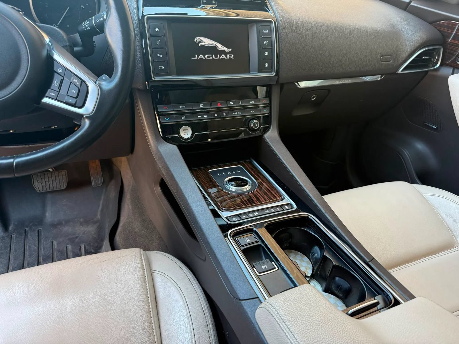 Used 2018 Jaguar F-PACE Prestige AWD/4WD image 11
