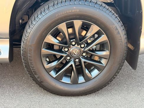 Used 2023 Lexus GX 460 Premium w/ Premium Package AWD/4WD image 12