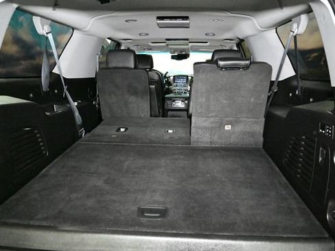 Used 2019 Chevrolet Suburban Premier AWD/4WD image 71