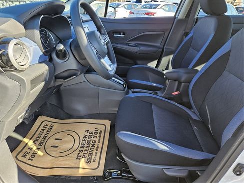 New 2025 Nissan Versa SV image 4