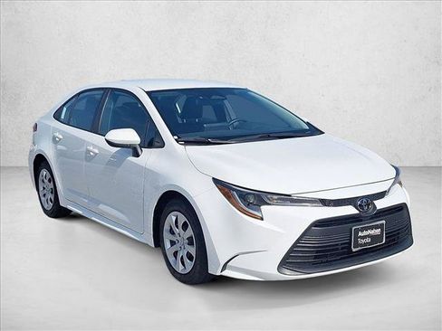Used 2024 Toyota Corolla LE FWD image 3