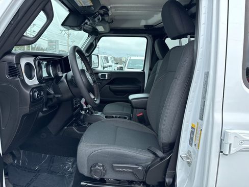 Certified 2024 Jeep Wrangler Unlimited Sport AWD/4WD image 18