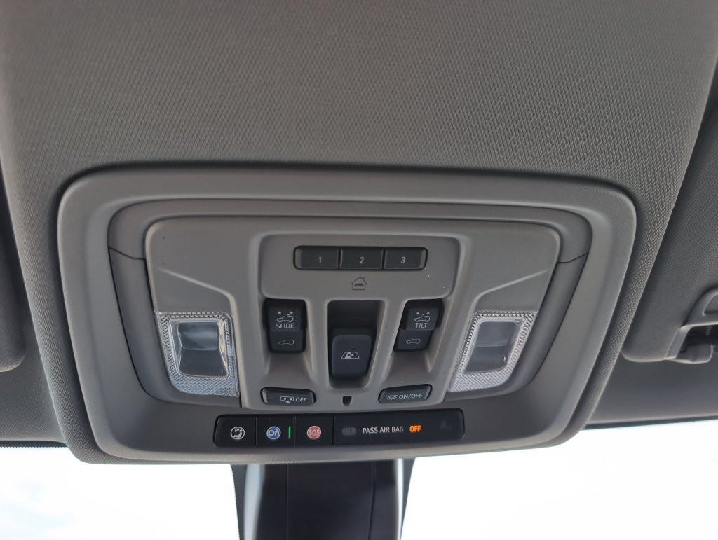 Used 2021 Chevrolet Silverado 1500 LTZ w/ LTZ Premium Package AWD/4WD image 28