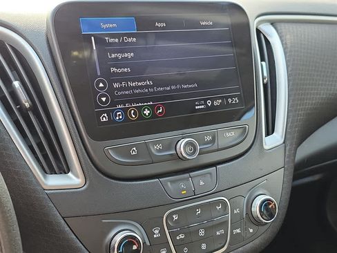 Used 2023 Chevrolet Malibu LT FWD image 36
