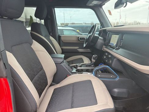 Used 2022 Ford Bronco Wildtrak image 35