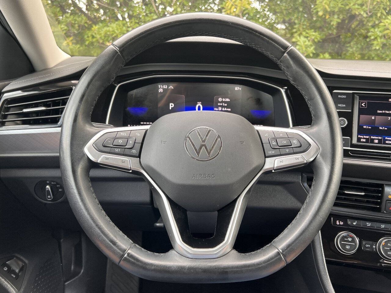 Used 2024 Volkswagen Jetta SE FWD image 24
