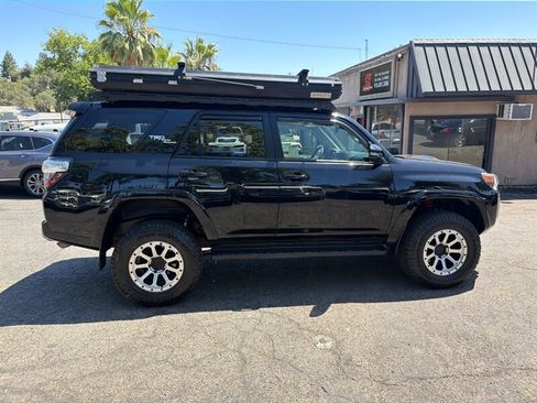 Used 2023 Toyota 4Runner TRD Off-Road Premium w/ Moonroof Package AWD/4WD image 7