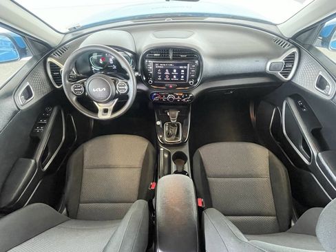 Used 2024 Kia Soul LX image 7