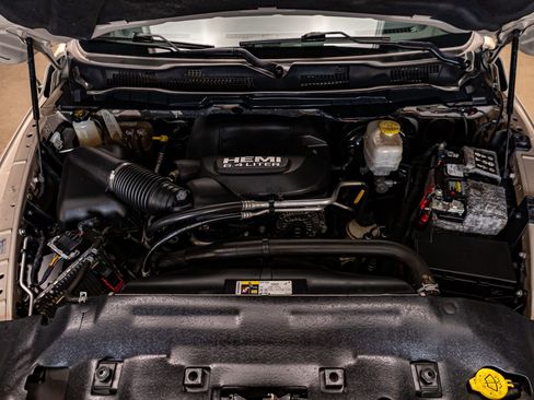 Used 2018 RAM 2500 Power Wagon w/ Leather & Luxury Group image 30