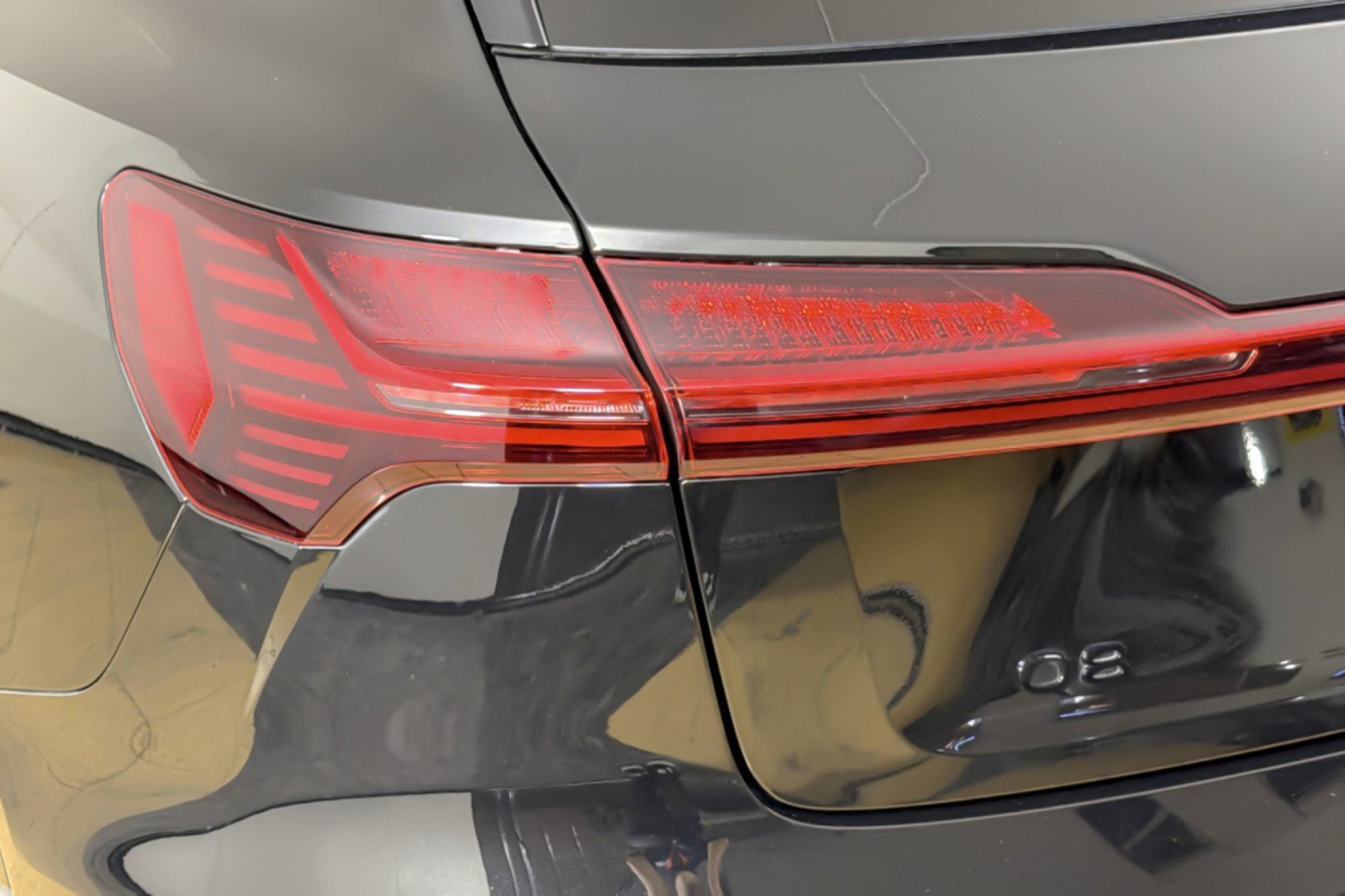 Used 2024 Audi Q8 e-tron Premium AWD/4WD image 25