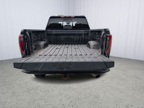 Used 2024 GMC Sierra 2500 AT4 w/ Technology Package AWD/4WD image 13