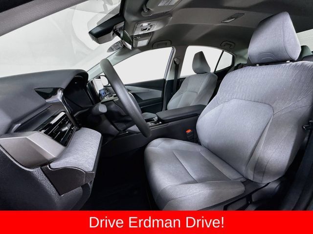 Used 2026 Toyota Camry LE FWD image 5